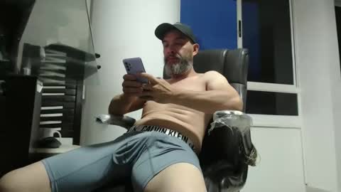 hetero serio discreto online show from May 11, 2026, 11:24 pm
