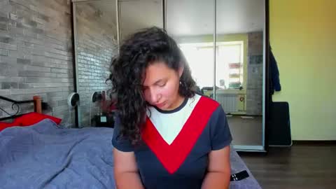 VIOLA online show from July 14, 2026, 4:39 am