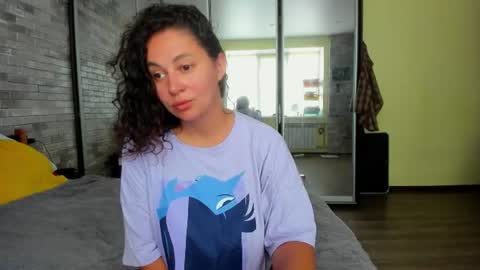 VIOLA online show from July 21, 2026, 4:04 am