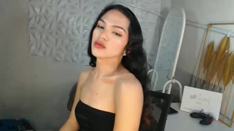 Bella online show from April 19, 2026, 12:59 pm