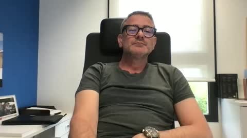 Snapshot of sesamechris92 chatting on May 18, 2026, 4:13 pm sesamechris92 online show from May 18, 2026, 4:13 pm