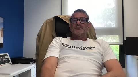 Snapshot of sesamechris92 chatting on May 20, 2026, 4:35 pm sesamechris92 online show from May 20, 2026, 4:35 pm