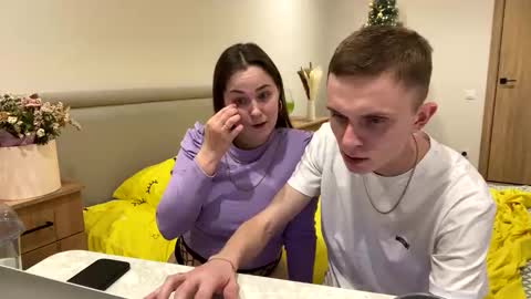 sescouple online show from January 5, 2025, 10:50 pm