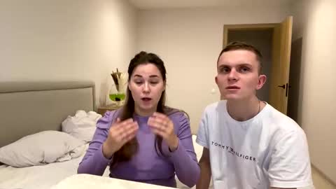 sescouple online show from January 12, 2025, 6:17 am