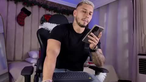 HEY IM SETH online show from December 30, 2024, 6:49 pm