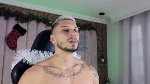 HEY IM SETH online show from December 31, 2024, 2:58 pm