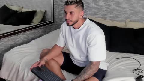 HEY IM SETH online show from February 9, 2025, 8:02 pm