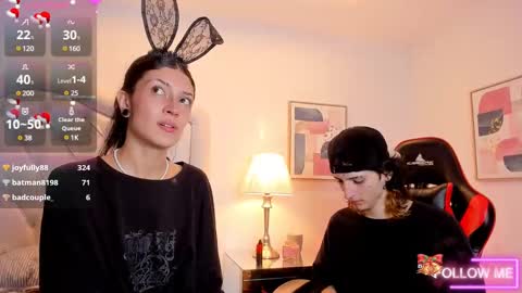 Snapshot of sett_and_gwen chatting on December 9, 2024, 12:23 am sett_and_gwen online show from December 9, 2024, 12:23 am