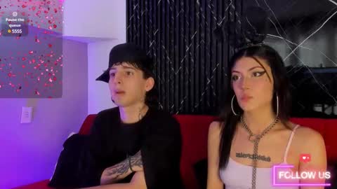 Snapshot of sett_and_gwen chatting on February 21, 2025, 9:11 pm sett_and_gwen online show from February 21, 2025, 9:11 pm