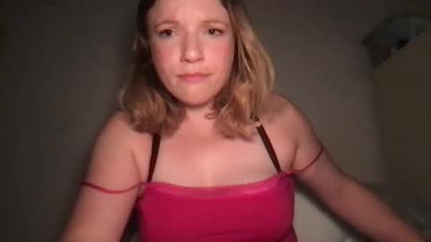 seturselfonfyre online show from September 23, 2025, 6:38 am