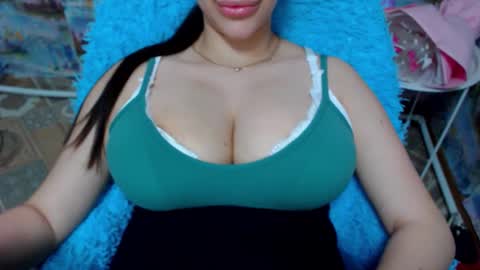 seu_cute online show from October 15, 2025, 12:27 pm