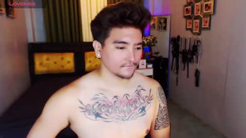 AXEL online show from November 25, 2025, 11:49 pm