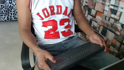 arnold online show from November 6, 2025, 9:05 pm