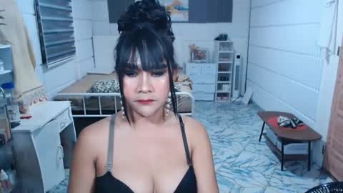 MS Anna online show from October 7, 2025, 11:24 pm