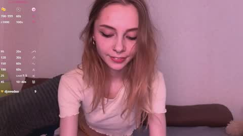 Snapshot of sexdrugg666 chatting on December 25, 2024, 11:53 pm Dina online show from December 25, 2024, 11:53 pm