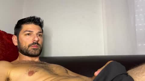 Lucenzo  online show from October 4, 2025, 4:05 pm