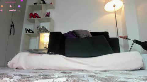 Snapshot of sexirose_19 chatting on October 17, 2025, 1:25 pm Rosa online show from October 17, 2025, 1:25 pm