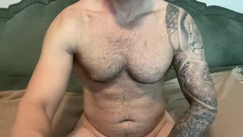 Snapshot of sexologistbull chatting on May 10, 2026, 4:01 pm SexologistBull online show from May 10, 2026, 4:01 pm