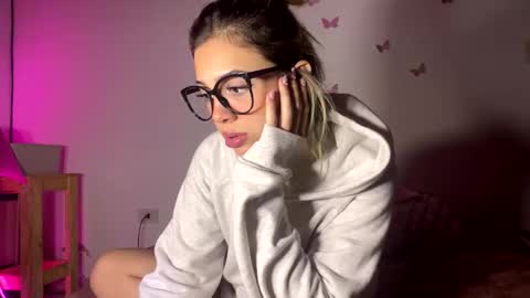 Snapshot of sexsummerr chatting on May 19, 2026, 2:18 am HI Privates are OPEN online show from May 19, 2026, 2:18 am