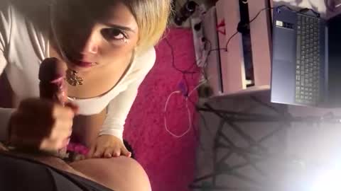 Snapshot of sexsummerr chatting on June 5, 2026, 6:52 am HI Privates are OPEN online show from June 5, 2026, 6:52 am