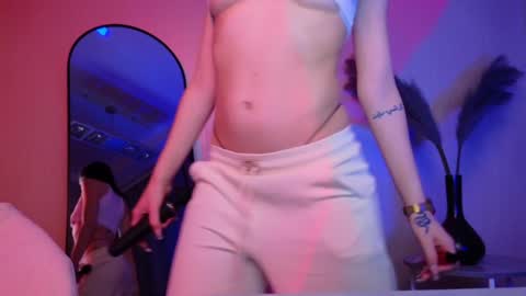 sextezi online show from January 27, 2025, 4:01 pm