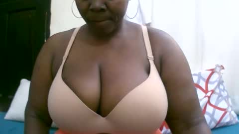 sexxi_ebony online show from September 28, 2025, 1:16 pm