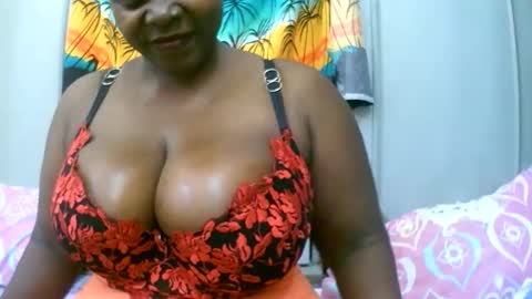 sexxi_ebony online show from December 22, 2025, 2:14 pm