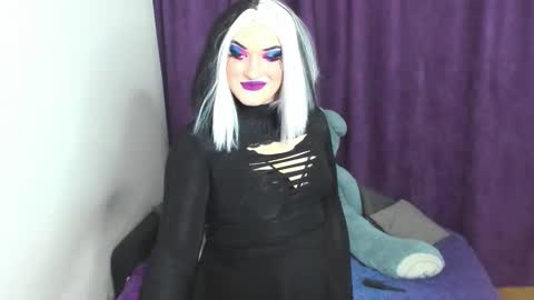Snapshot of sexxx_queen chatting on October 28, 2025, 11:51 pm sexxx_queen online show from October 28, 2025, 11:51 pm