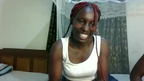 Snapshot of sexxy_melmine chatting on April 28, 2026, 8:25 pm Dolly online show from April 28, 2026, 8:25 pm