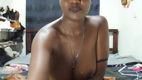 Snapshot of sexxy_melody chatting on June 18, 2026, 4:33 pm horny dick lover online show from June 18, 2026, 4:33 pm