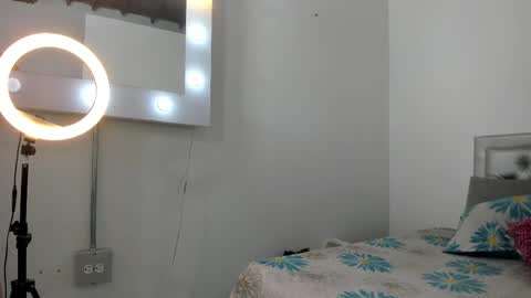 sexxylatincouple1 online show from November 23, 2025, 10:15 am