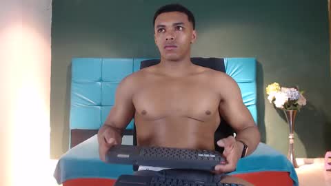 sexy_bigcock01 online show from January 20, 2025, 12:07 pm