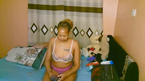 sexy_bluegirl online show from October 27, 2025, 12:15 am