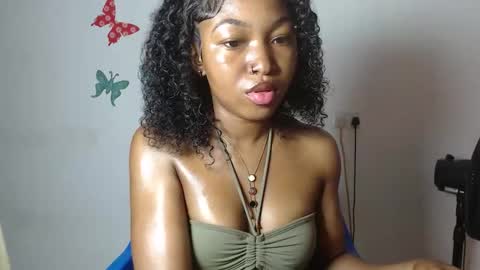 sexy_bluey247 online show from November 28, 2025, 8:17 am