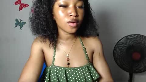 sexy_bluey247 online show from December 16, 2025, 6:13 pm