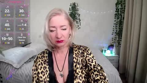 Snapshot of sexy_cat00 chatting on December 4, 2025, 7:55 pm Irena online show from December 4, 2025, 7:55 pm