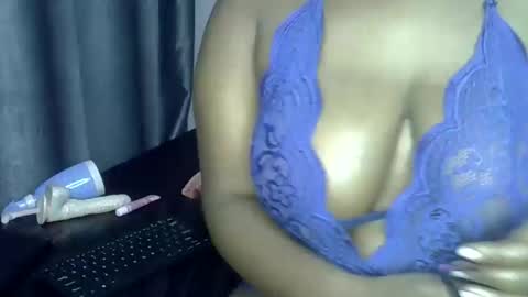 Snapshot of sexy_divia_ chatting on January 12, 2026, 8:47 pm freaky online show from January 12, 2026, 8:47 pm