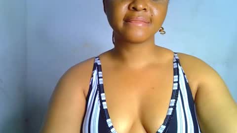 Snapshot of sexy_ebonygirl_ chatting on November 24, 2025, 11:48 pm Clara online show from November 24, 2025, 11:48 pm