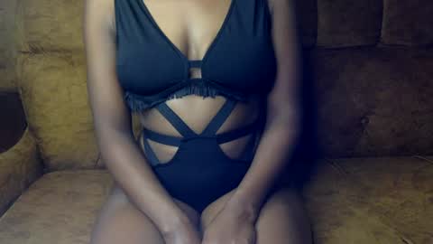 Snapshot of sexy_ellahh chatting on July 19, 2026, 12:58 am Ellahh online show from July 19, 2026, 12:58 am