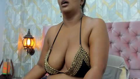 Snapshot of sexy_hot_mature chatting on March 10, 2025, 8:37 am lina online show from March 10, 2025, 8:37 am
