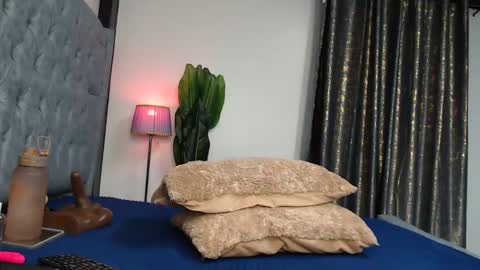 Snapshot of sexy_larisa chatting on December 17, 2025, 10:54 am larisa online show from December 17, 2025, 10:54 am