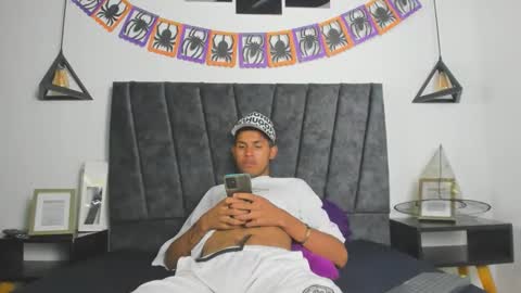 sexy_latin_cum online show from October 24, 2025, 1:03 am