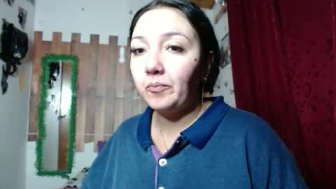 Snapshot of sexy_lolas chatting on January 6, 2025, 5:52 am sexy lolas online show from January 6, 2025, 5:52 am