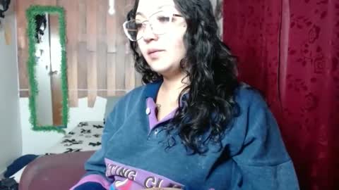 Snapshot of sexy_lolas chatting on January 7, 2025, 5:43 am sexy lolas online show from January 7, 2025, 5:43 am