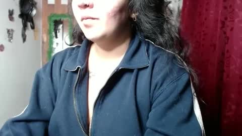 Snapshot of sexy_lolas chatting on January 21, 2025, 5:49 am sexy lolas online show from January 21, 2025, 5:49 am