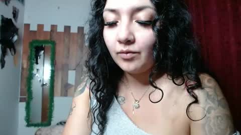 Snapshot of sexy_lolas chatting on February 4, 2025, 2:49 am sexy lolas online show from February 4, 2025, 2:49 am