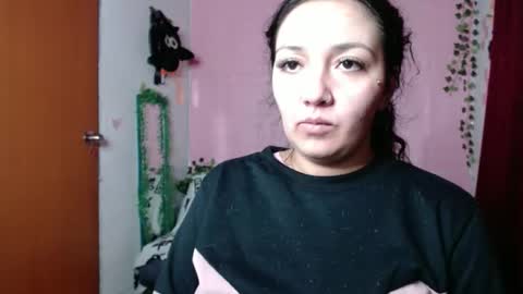 Snapshot of sexy_lolas chatting on February 21, 2025, 8:18 am sexy lolas online show from February 21, 2025, 8:18 am