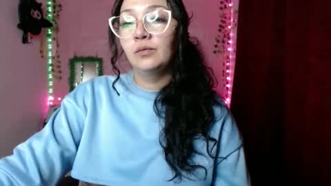 Snapshot of sexy_lolas chatting on February 26, 2025, 6:04 am sexy lolas online show from February 26, 2025, 6:04 am