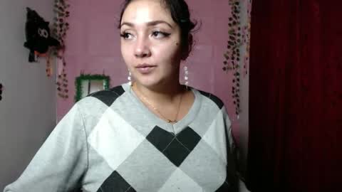 Snapshot of sexy_lolas chatting on February 28, 2025, 2:42 am sexy lolas online show from February 28, 2025, 2:42 am
