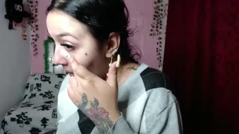 Snapshot of sexy_lolas chatting on March 3, 2025, 2:04 am sexy lolas online show from March 3, 2025, 2:04 am